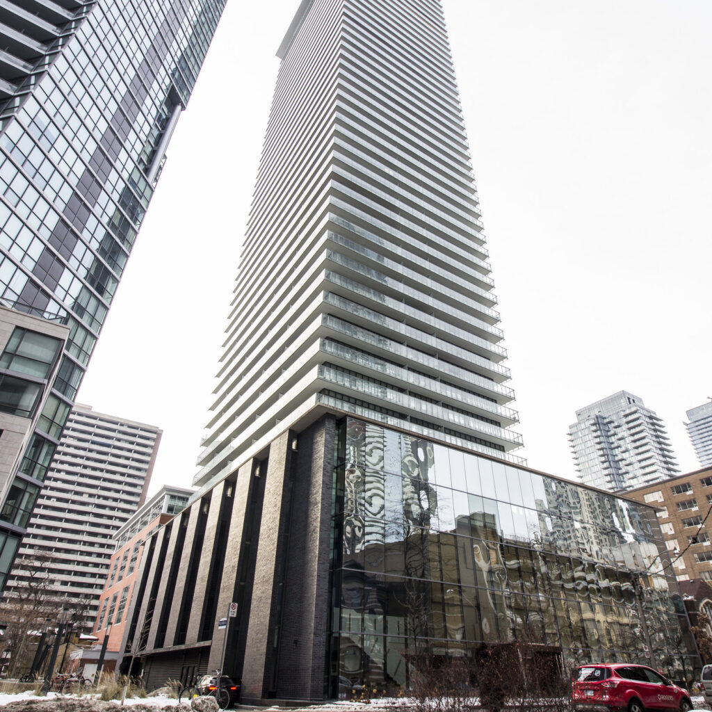 Toronto Pearson Airport Taxi to Casa Condos