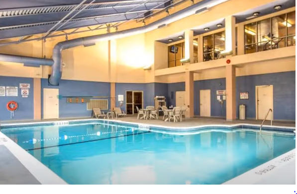 Holiday Inn Express Suites Oakville Toronto