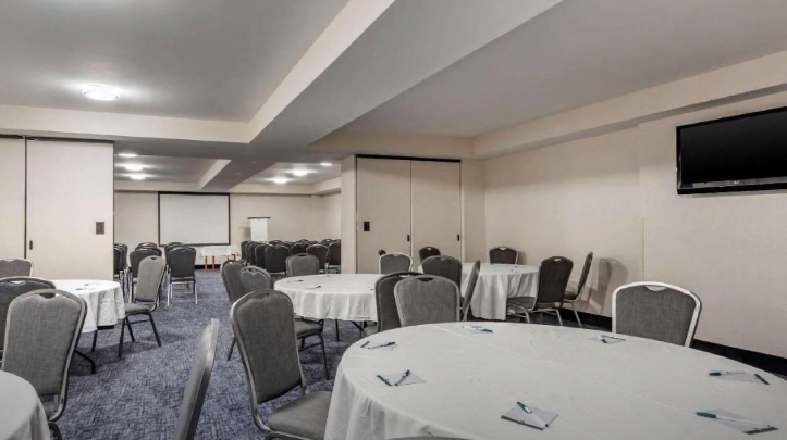 Quality Suites Oakville