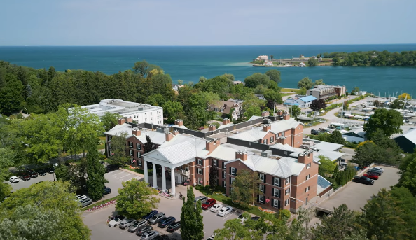 Queens Landing Hotel