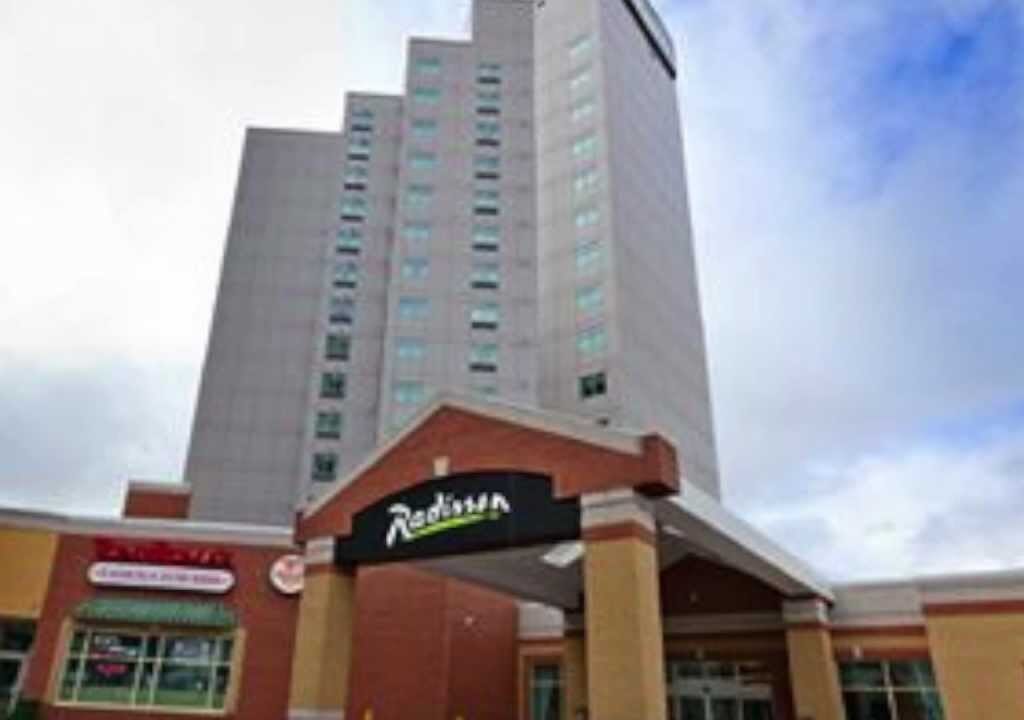 Radisson Hotel & Suites Fallsview