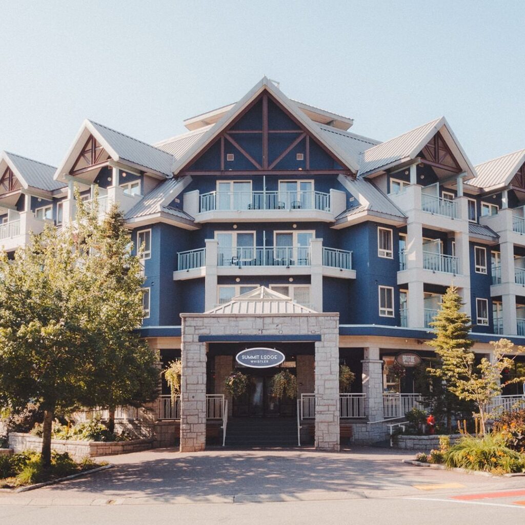 Toronto Pearson Airport Taxi to Summit Lodge