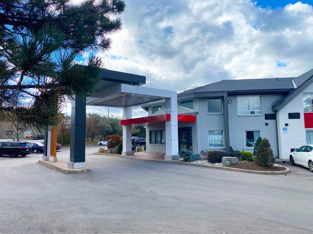 Toronto Pearson Airport Taxi to Comfort Inn Hamilton