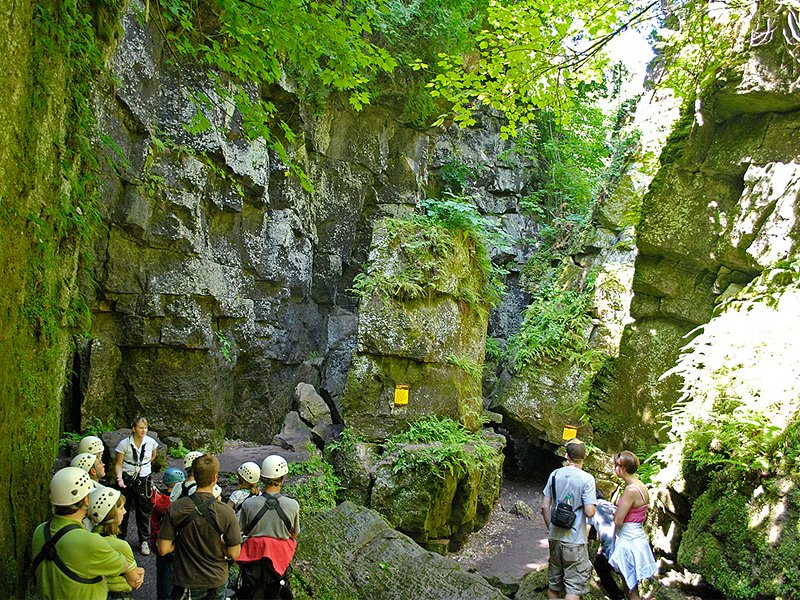Toronto Pearson Airport Taxi to Scenic Caves Nature Adventures