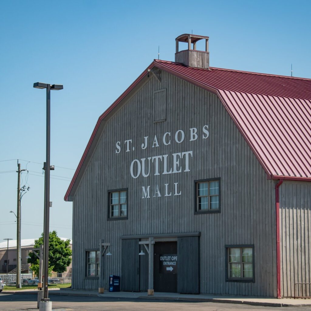 Toronto Pearson Airport Taxi to St. Jacobs Outlet Mall