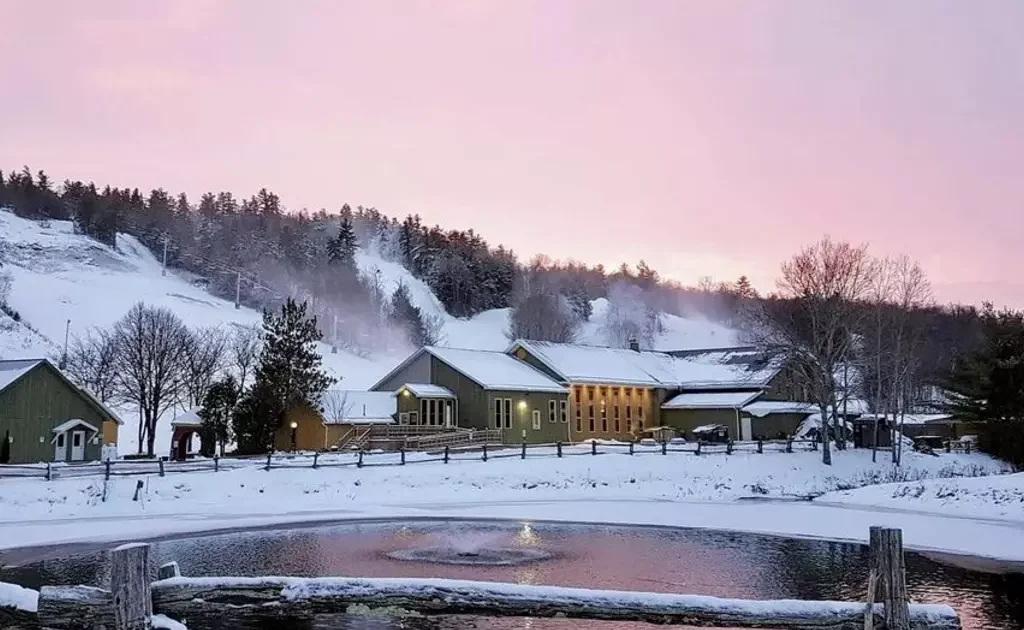 Toronto Pearson Airport to Calabogie Peaks Resort Taxi Service