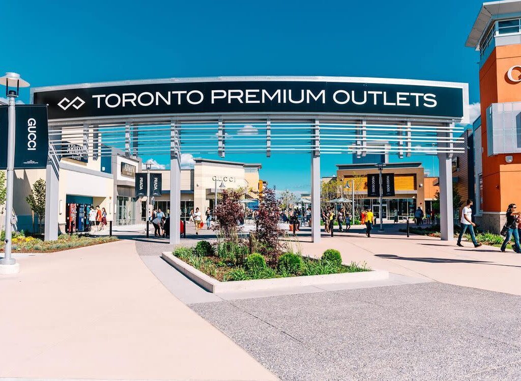 Waterloo Airport To Toronto Premium Outlets Taxi and Limo Service